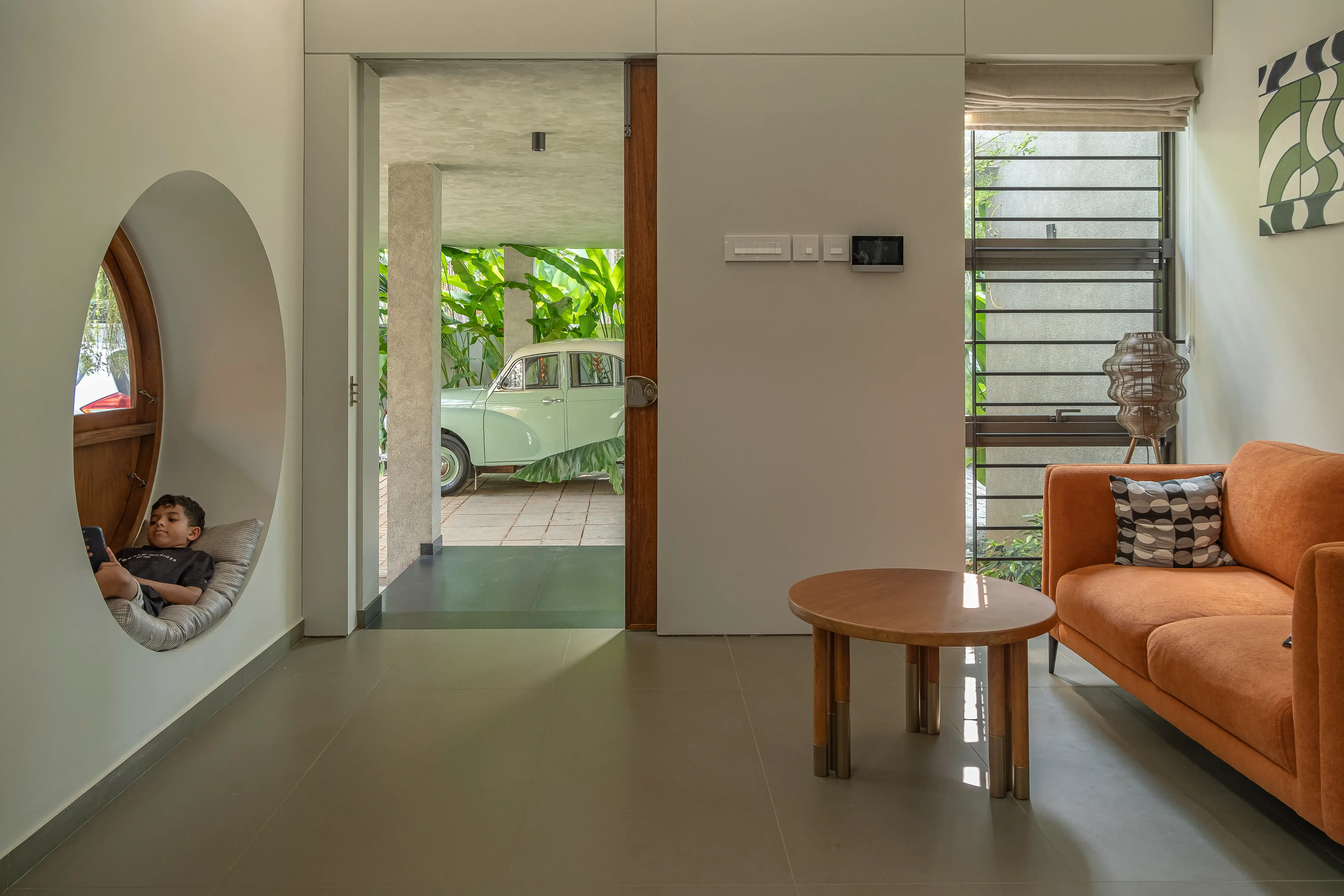 Zaaish Residence - Circular Aperture